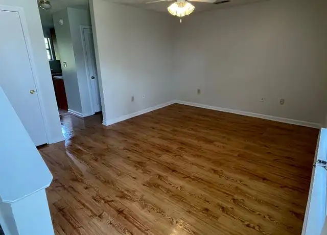 Property at 1601 W Elm St Unit 12, Athens, AL, 35611, 3 beds, 1.5 baths, [object Object]