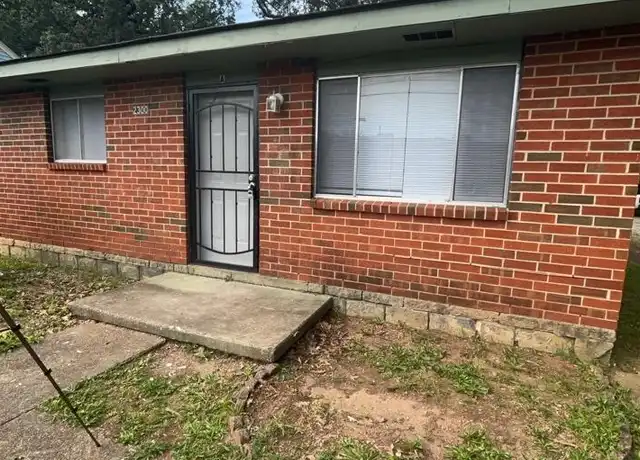 Property at 2300 4th Ave, Chattanooga, TN, 37404, 3 beds, 1.5 baths, [object Object]