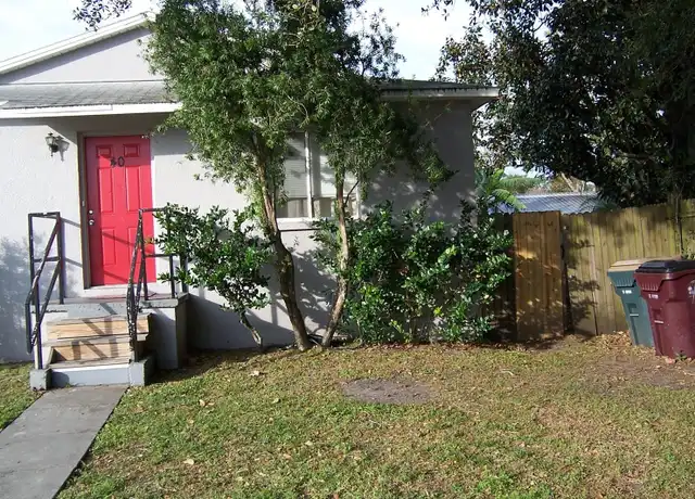 Property at 40 E 10th St, St Cloud, FL, 34769, 3 beds, 2 baths, [object Object]
