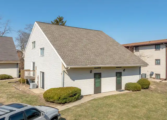 Property at 717 Fairmont Dr Unit 4E, Bloomington, IL, 61704, 2 beds, 1 bath, [object Object]