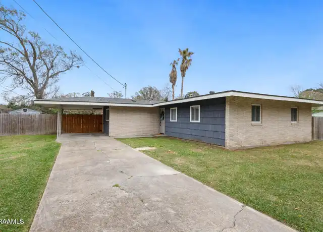 Property at 165 Antigua Dr, Lafayette, LA, 70503, 3 beds, 1.5 baths, [object Object]