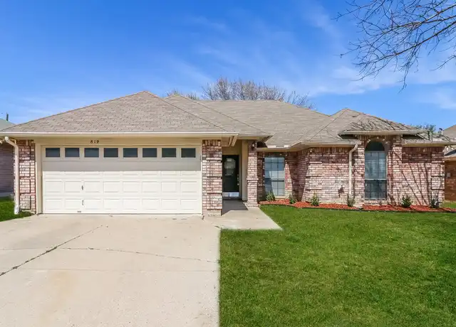 Property at 819 Crystal Creek Ln, Arlington, TX, 76001, 3 beds, 2 baths, [object Object]
