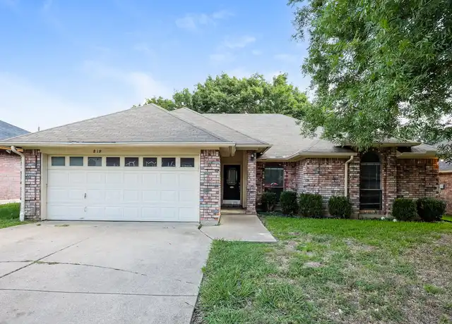 Property at 819 Crystal Creek Ln, Arlington, TX, 76001, 3 beds, 2 baths, [object Object]