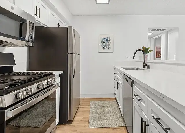 Photo of 555 Laurie Ln, Thousand Oaks, CA 91360