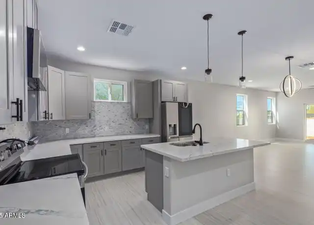Property at 724 E Apollo Rd, Phoenix, AZ, 85042, 3 beds, 2.5 baths, [object Object]