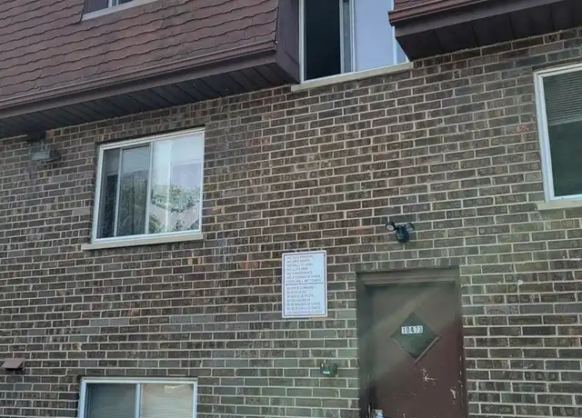 Property at 10471 Dearlove Rd #4, Glenview, IL, 60025, 2 beds, 1 bath, [object Object]