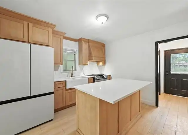 Property at 528 Nomas St, Dallas, TX, 75212, 2 beds, 1 bath, [object Object]