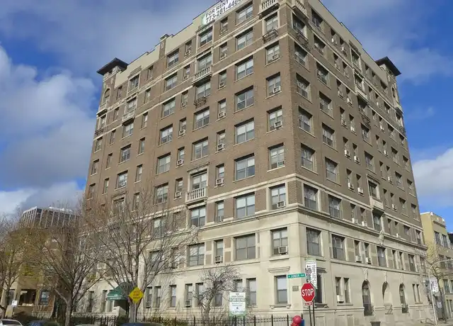 Property at 812 W Junior Ter, Chicago, IL, 60613, 1 bed, 1 bath, [object Object]