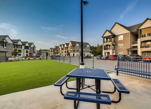 Photo of 165 Carriage Hills Blvd, Conroe, TX 77384