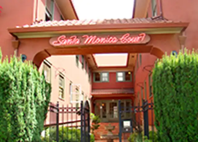 Property at 630 NE Lawrence Ave Unit 17, Portland, OR, 97232, 1 bed, 1 bath, [object Object]