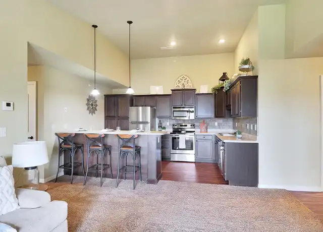 Property at Kensington Park Apartments - 1735 W Bennett St, Springfield, MO, 65807, 1 bed, 1 bath, [object Object]