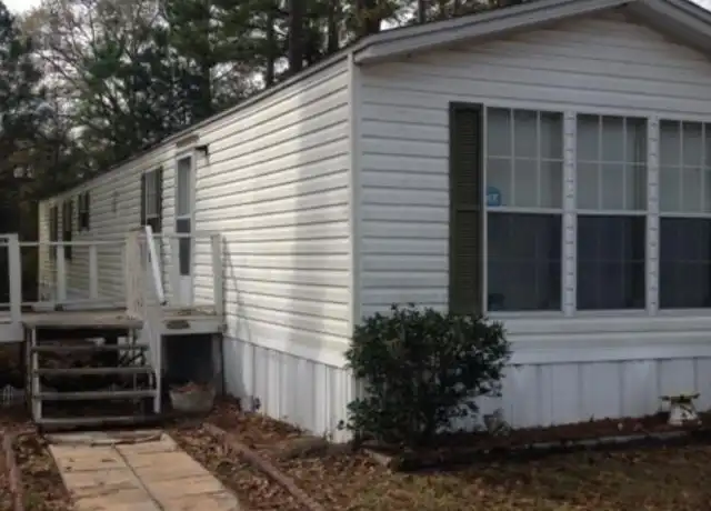 Property at 4195 Bemiss Rd, Valdosta, GA, 31605, 2 beds, 2 baths, [object Object]