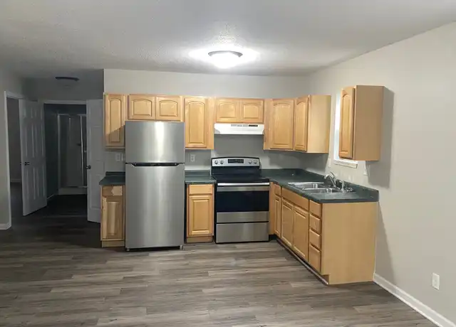 Property at 1011 Center St NE Unit 2, Cedar Rapids, IA, 52402, 2 beds, 1.5 baths, [object Object]