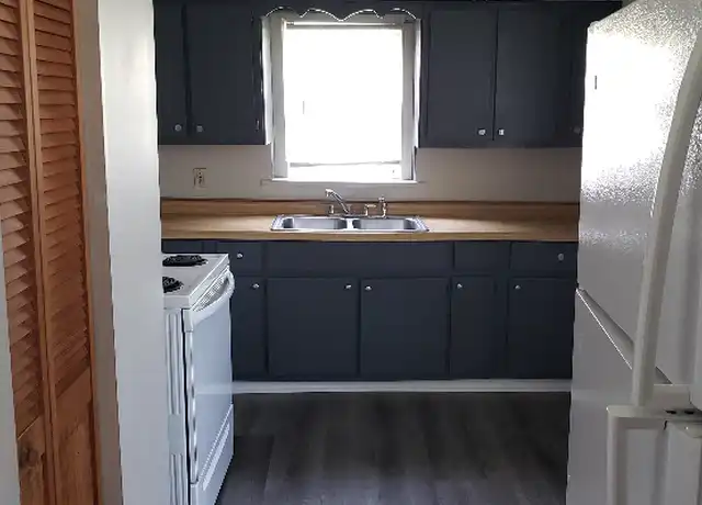 Property at 167 E Main St Unit 6, Braidwood, IL, 60408, 2 beds, 1 bath, [object Object]