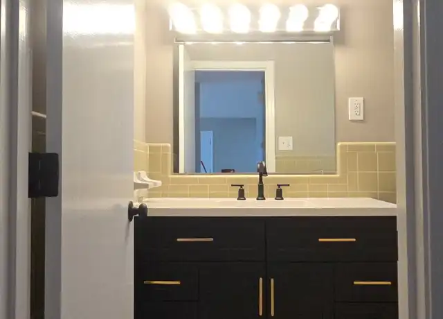 Property at 4212 N Church Way Unit 1, St Matthews, KY, 40207, 1 bed, 1 bath, [object Object]