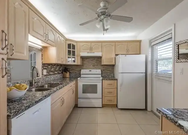 Property at 232 NE 12th Ave, Hallandale Beach, FL, 33009, 2 beds, 2 baths, [object Object]