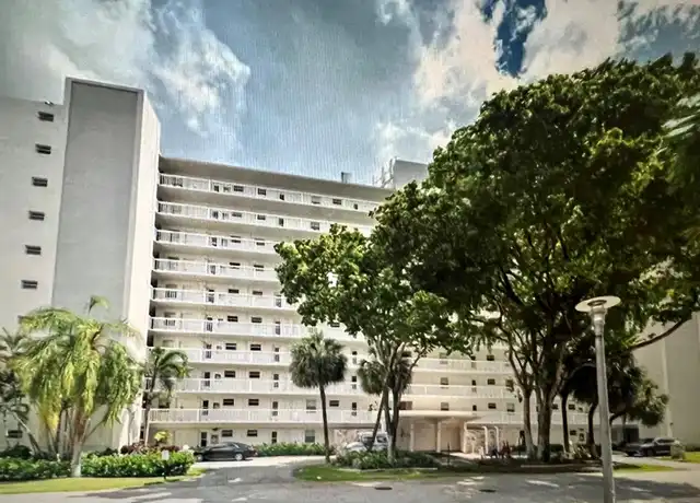 Property at 2555 NE 11th St #308, Fort Lauderdale, FL, 33304, 1 bed, 1 bath, [object Object]