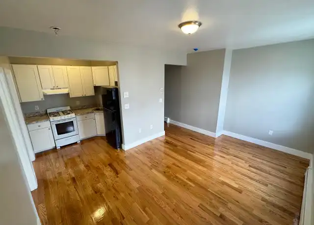Property at 20 High St Unit 8, Lynn, MA, 01902, 2 beds, 1 bath, [object Object]