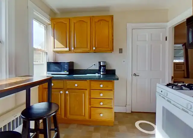 Property at 8 Eliot Ave Unit 2 D, Chestnut Hill, MA, 02467, 1 bed, 1 bath, [object Object]