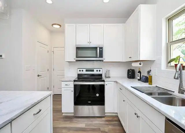 Property at 6030 Hunters Crossing Ln, Charlotte, NC, 28215, 1 bed, 1 bath, [object Object]