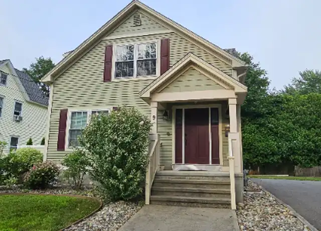 Property at 9 Gold St Unit 1, Westfield, MA, 01085, 1 bed, 1 bath, [object Object]