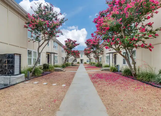 Property at Flats on Ross - 4619 Ross Ave, Dallas, TX, 75204, 1 bed, 1 bath, [object Object]