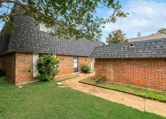 Property at 2019 Fleur de Lis Ct, Arlington, TX, 76012, 4 beds, 2 baths, [object Object]