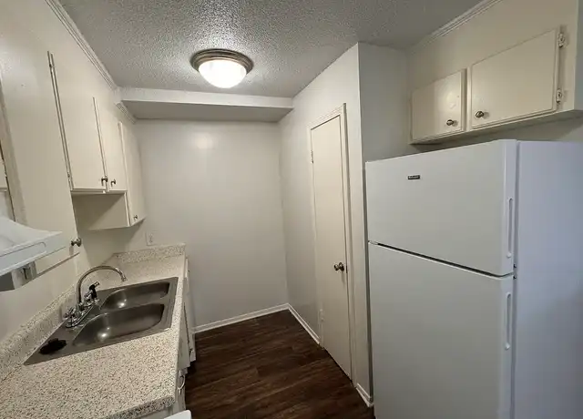 Property at Hunting Ridge Apartments - 300 Sulphur Springs Rd, Greenville, SC, 29617, 1 bed, 1 bath, [object Object]