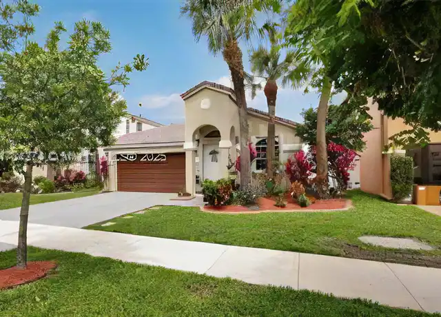 Property at 15344 NW 1st St, Pembroke Pines, FL, 33028, 3 beds, 2 baths, [object Object]