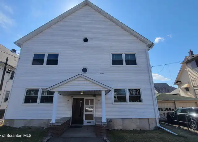 Property at 712 Alder St Unit First Floor, Scranton, PA, 18505, 2 beds, 1 bath, [object Object]