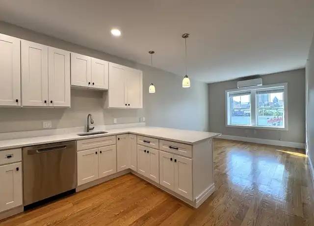 Property at 138 Eastern Ave Unit 4, Malden, MA, 02148, 2 beds, 1 bath, [object Object]