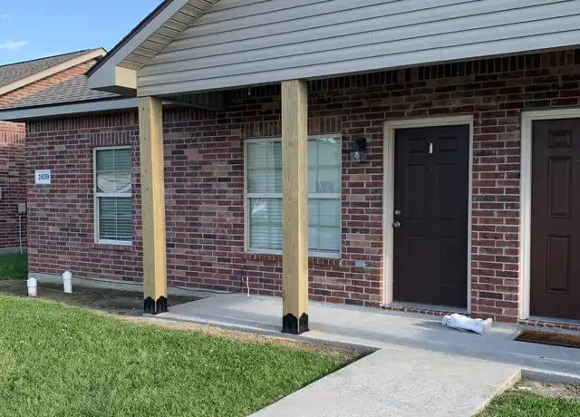 Property at 1613-1615 McKinley St, Westlake, LA, 70669, 2 beds, 1 bath, [object Object]