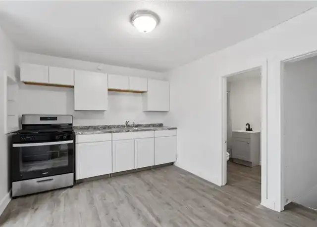 Property at 5 Floyd St #7, Lowell, MA, 01852, 4 beds, 1 bath, [object Object]