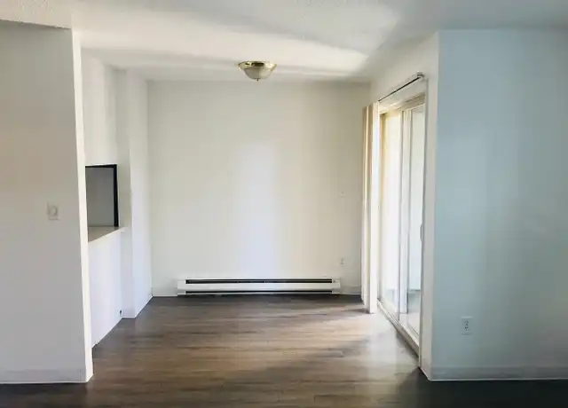 Property at 1808 E Thomas St Unit 08, Seattle, WA, 98112, 1 bed, 1 bath, [object Object]