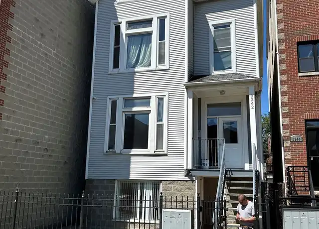 Property at 3242 N Sheffield Ave Unit 3, Chicago, IL, 60657, 1 bed, 1 bath, [object Object]