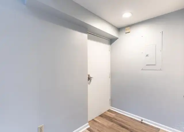 Property at 127 W 9th St, Cincinnati, OH, 45202, 2 beds, 2 baths, [object Object]