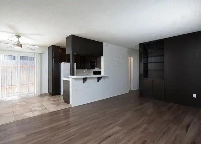 Property at 1827 Reed Ave Unit 5, San Diego, CA, 92109, 2 beds, 1 bath, [object Object]