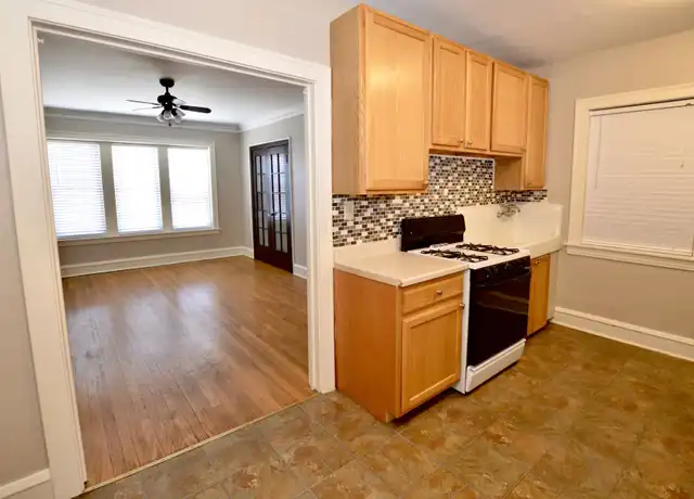 Property at 547 Spring Rd, Elmhurst, IL, 60126, 1 bed, 1 bath, [object Object]