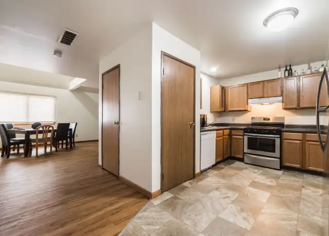 Property at 809 Edgebrook Dr, DeKalb, IL, 60115, 4 beds, 2 baths, [object Object]