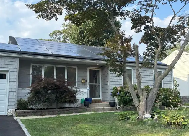 Property at 21 Via Continental, Huntington Station, NY, 11746, 3 beds, 2 baths, [object Object]