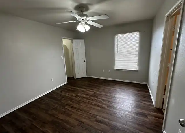 Property at 533 N Clinton Ave, Lubbock, TX, 79416, 3 beds, 3 baths, [object Object]