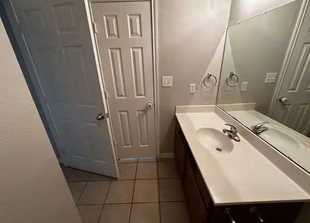 Property at 533 N Clinton Ave, Lubbock, TX, 79416, 3 beds, 3 baths, [object Object]