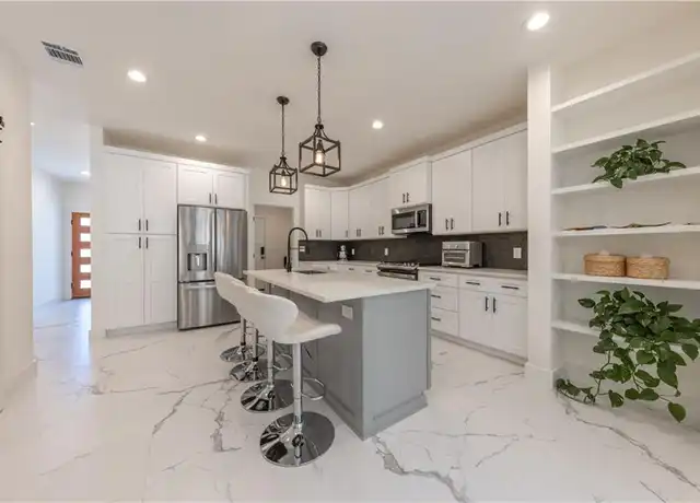 Property at 1409 Greenwood Ave Unit B, Austin, TX, 78721, 3 beds, 2.5 baths, [object Object]