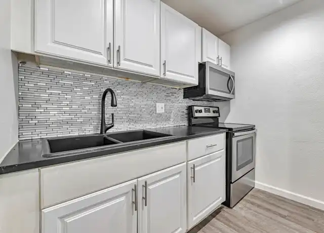 Property at 1/2 off first month's rent 1 bed 1 bath renovated apartment homes - 4236 N 14th St, Phoenix, AZ, 85014, 1-2 bed, 1 bath, [object Object]