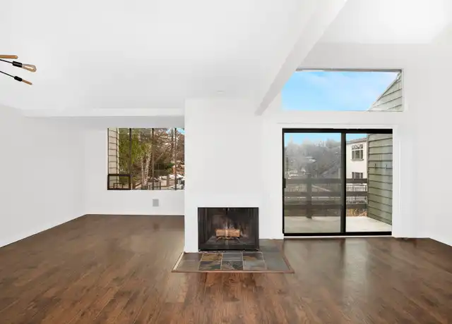Property at 4 Lake Bellevue Dr, Bellevue, WA, 98005, 2 beds, 2 baths, [object Object]
