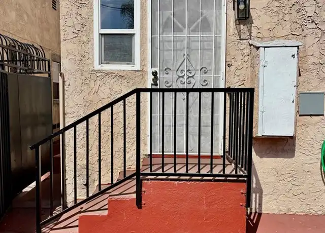 Property at 10518 S Vermont Ave, Los Angeles, CA, 90044, 1 bed, 1 bath, [object Object]