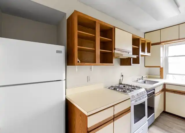 Property at 1107 E Genesee St Unit 1, Syracuse, NY, 13210, 1 bed, 1 bath, [object Object]