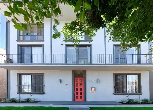 Property at 1518 E 3rd St Unit 27, Long Beach, CA, 90802, 1 bed, 1 bath, [object Object]