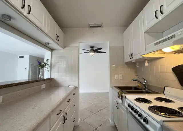 Property at 1431 S 14th Ave #109, Hollywood, FL, 33020, 1 bed, 1 bath, [object Object]