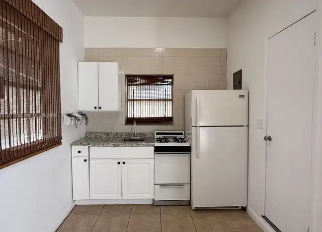 Property at 242 NE 127th St, North Miami, FL, 33161, 0 beds, 1 bath, [object Object]